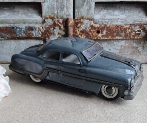 Ancienne voiture jouet - voiture,
